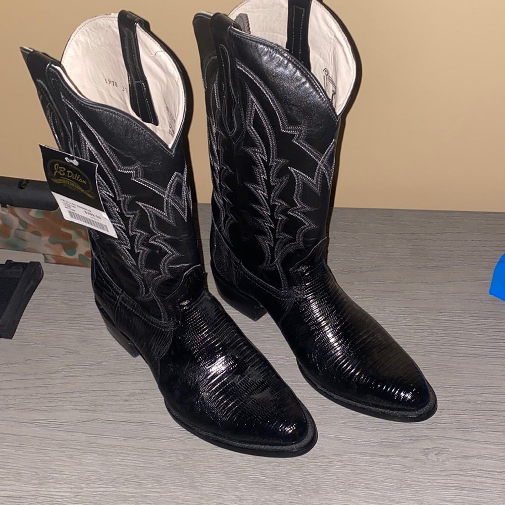 NWT cowboy boots